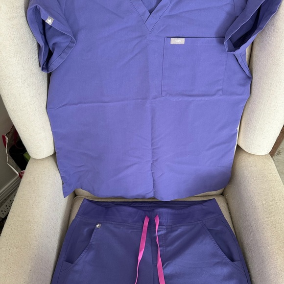 Figs Technical Collection Scrub Set - Picture 2 of 5